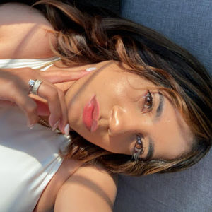 Meet your Posher, Elizabeth